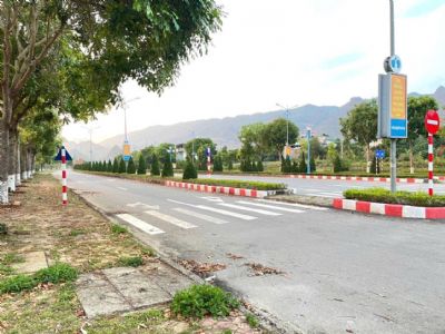 Cần bán đất mặt đường Trường Chinh, trung tâm TP Lai Châu